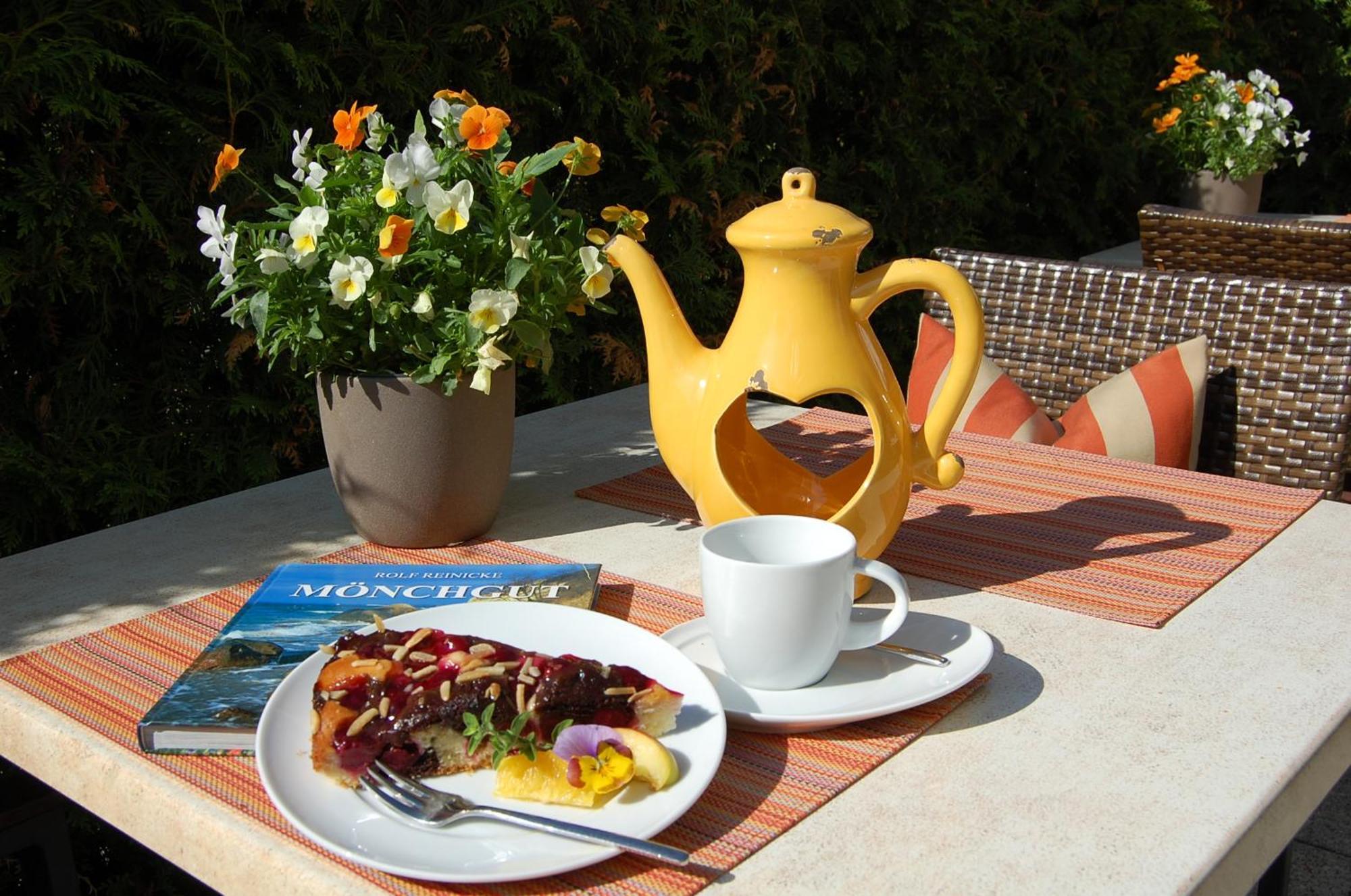 Pension Sanddorn Mit Cafe Carlssons Binz Exterior photo